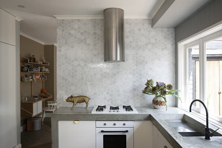 The 5 Best Kitchen Backsplash Colors Of 2024 The Kitchn    E5A9145